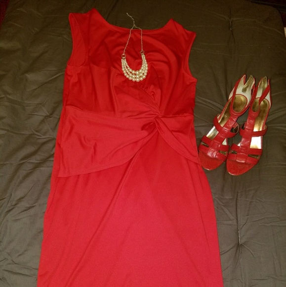 Dress - Picture 1 of 3